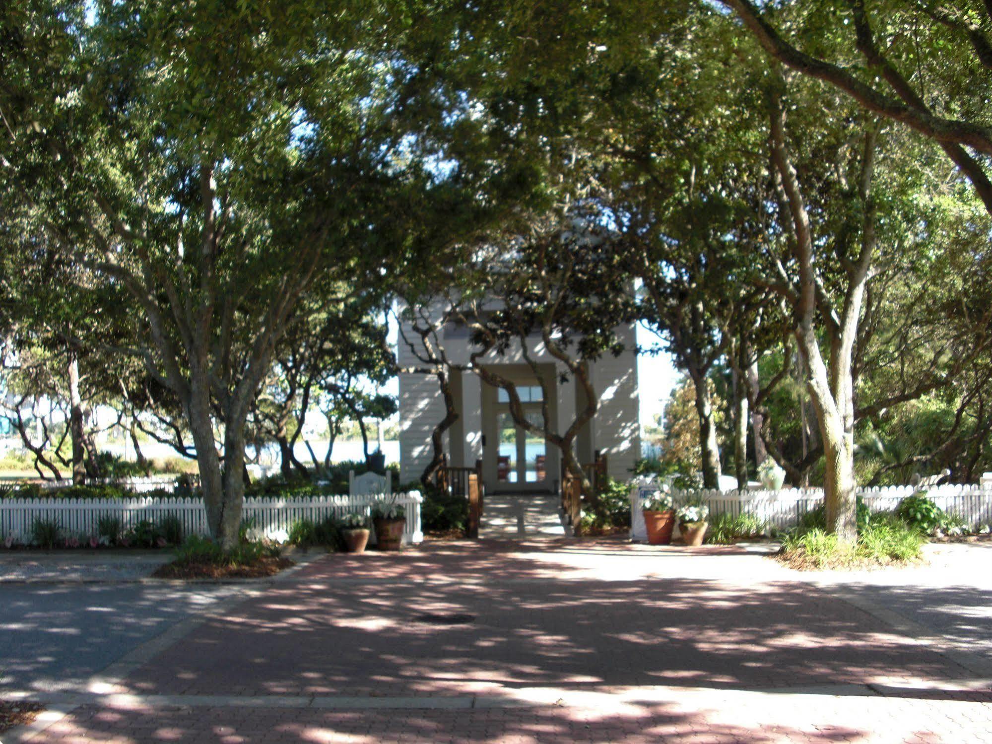 Carillon Beach Resort Inn Rosemary Beach Exterior photo